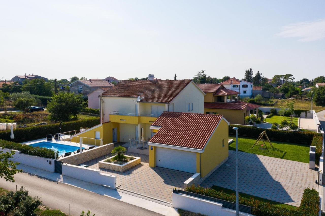 Villa Petra S Bazenom, Rostiljem I Parkingom Zadar Exterior foto