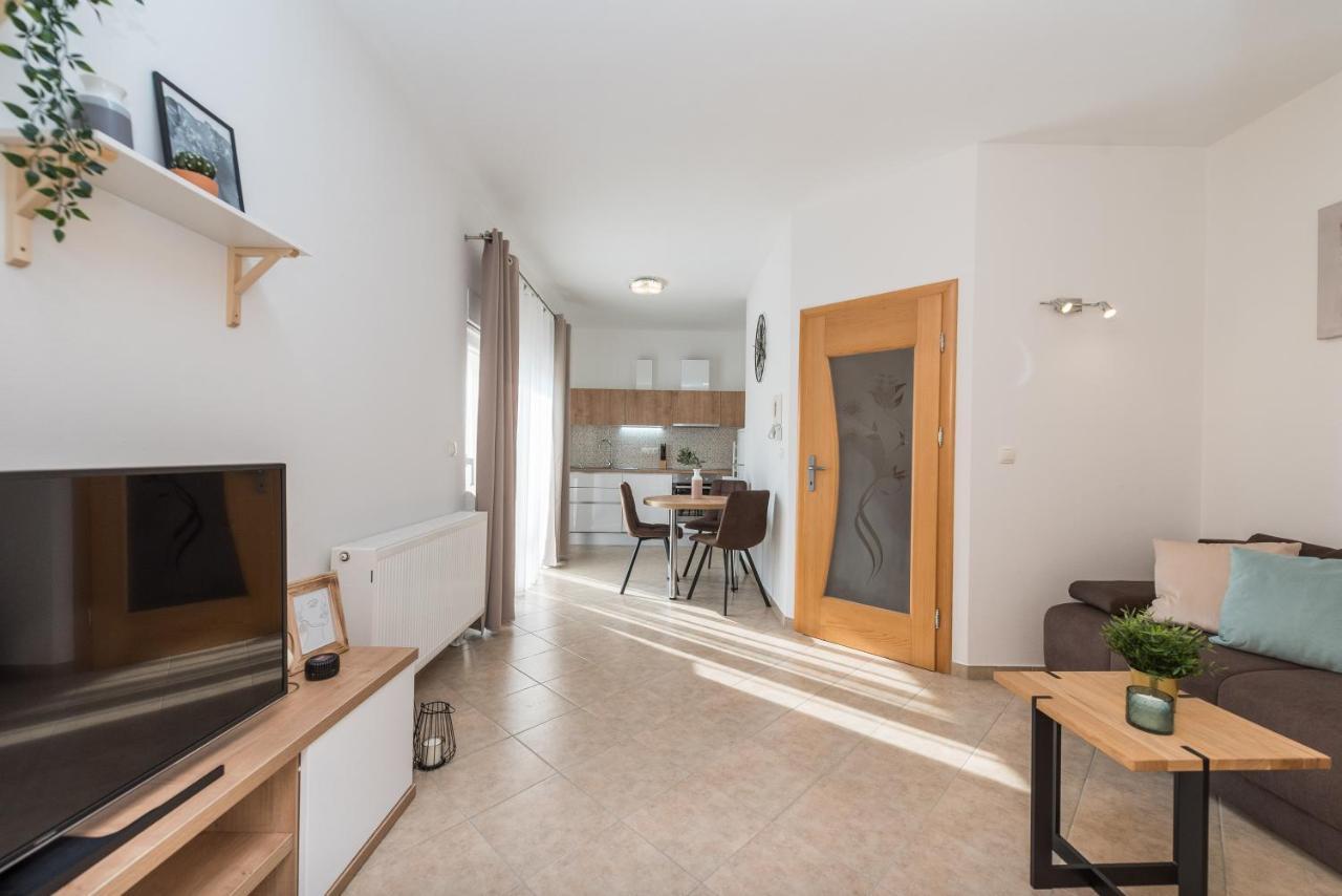 Villa Petra S Bazenom, Rostiljem I Parkingom Zadar Exterior foto