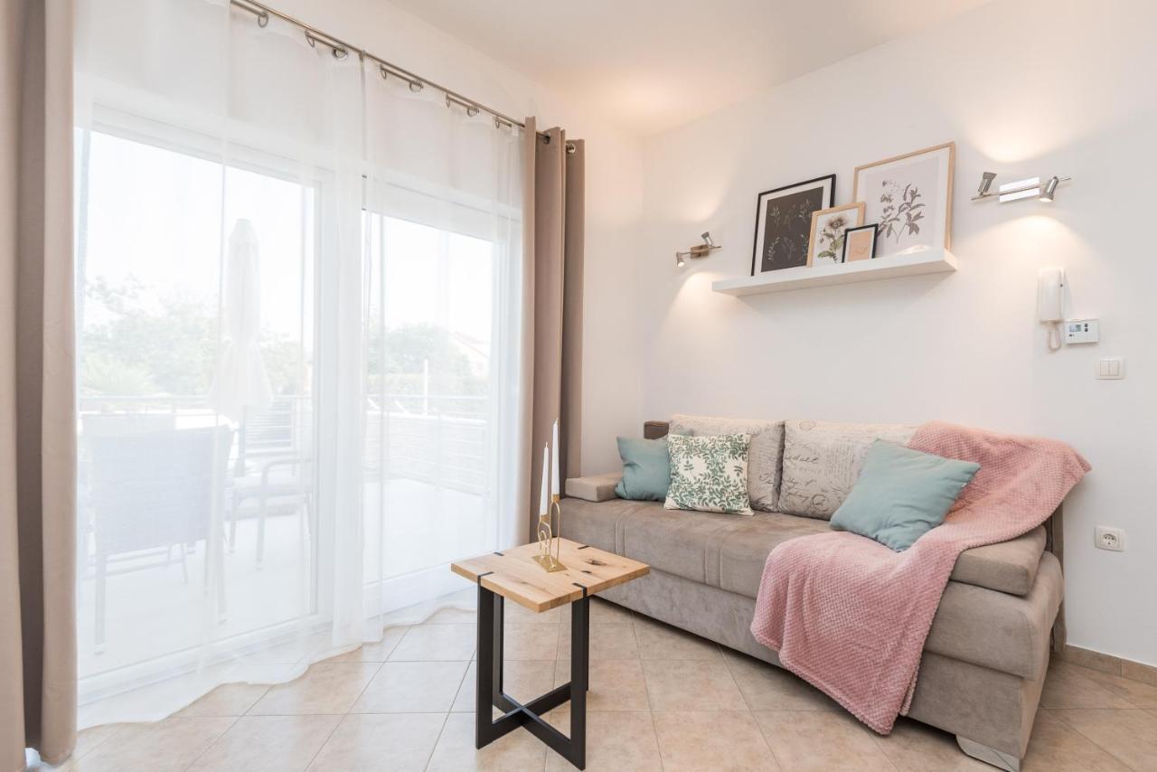 Villa Petra S Bazenom, Rostiljem I Parkingom Zadar Exterior foto